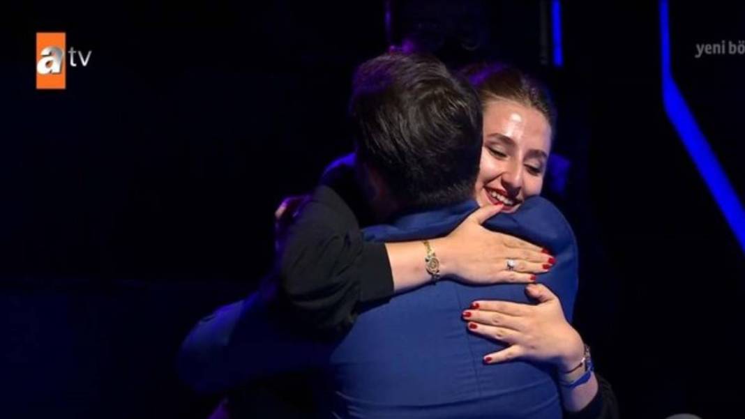 Kim Milyoner Olmak İster'de tarihe geçen yarışmacı! Kenan İmirzalıoğlu ayakta alkışladı: Rüya gibi evlilik teklifi... 5