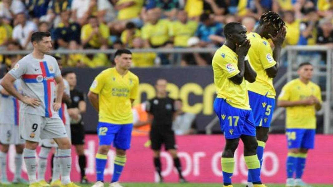 Barcelona maçında korku dolu anlar! Oyun yarıda kaldı, herkes soyunma odasına gönderildi: Tarihte görülmemiş olay 1