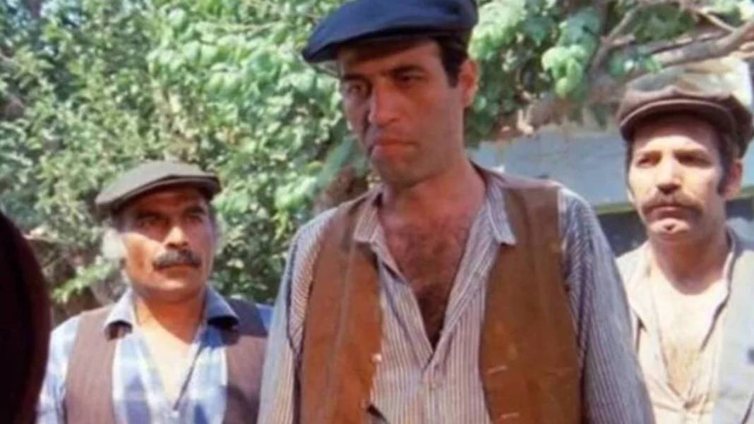 Şark Bülbül'ünün utangaç güzeliydi! Yıllar ona da acımasız davrandı: 67 yaşındaki usta oyuncunun son hali ağızları açık bıraktı 8