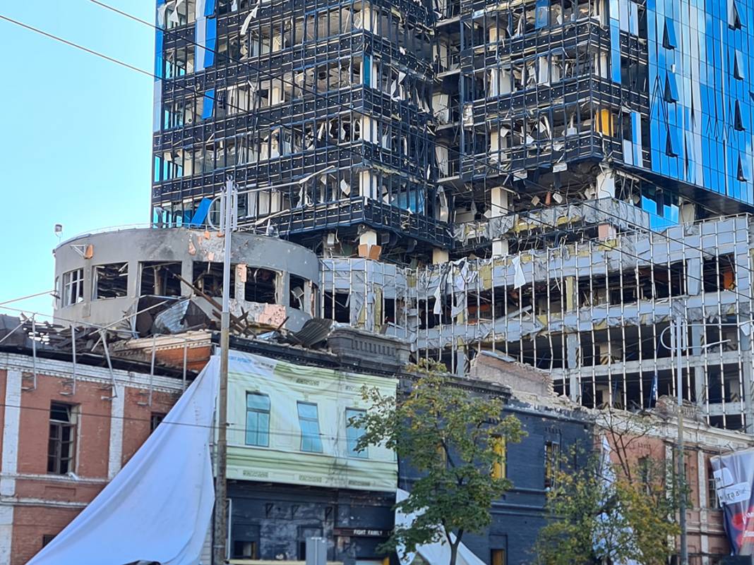 Füze saldırılarının ardından Ukrayna’da son durum: Ölü sayısı artıyor 4