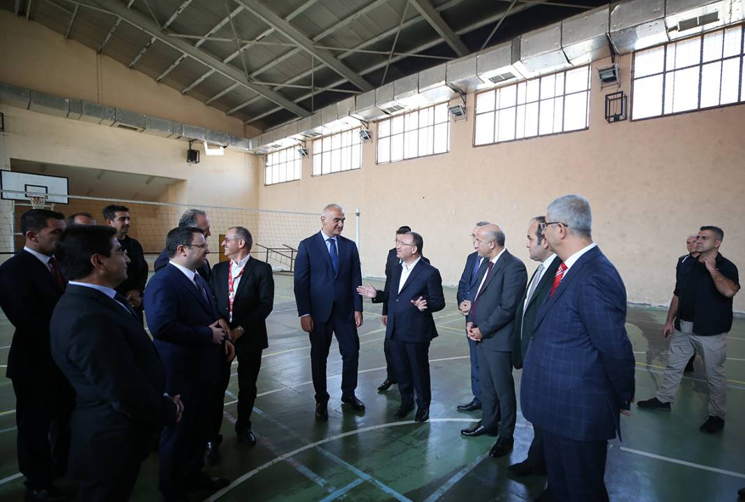 Bozdağ cezaevi anahtarını Ersoy'a teslim etti 6