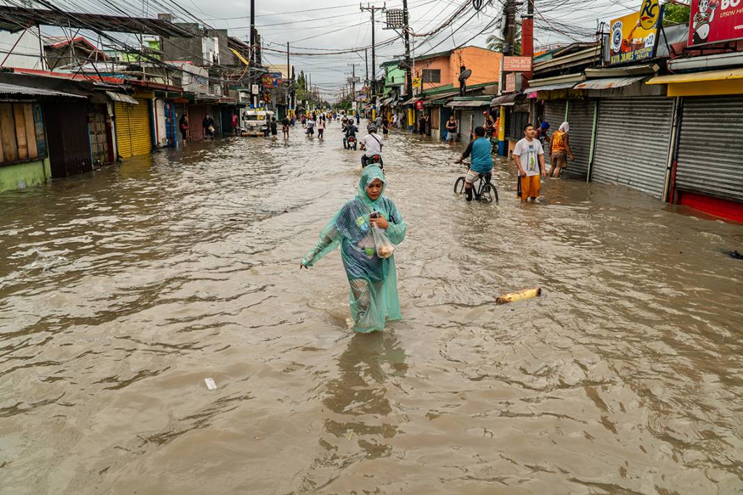 Filipinler'i vuran fırtınada can kaybı yükseliyor 5