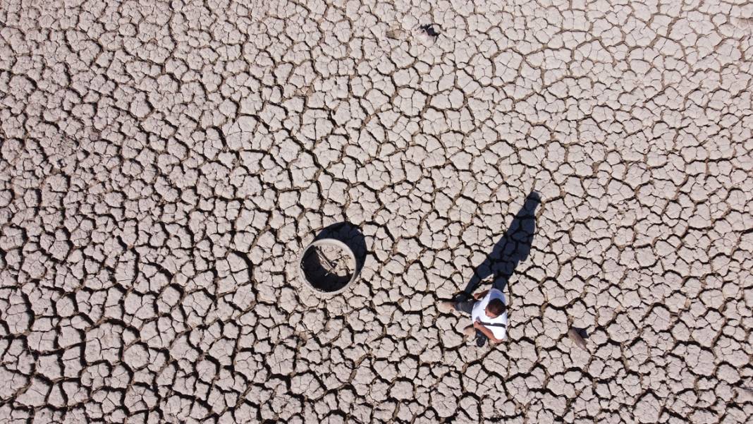 Zernek Barajı'nda su seviyesi dibi gördü! 'Vatandaşa su verilmeyecek konuma geldik' 24