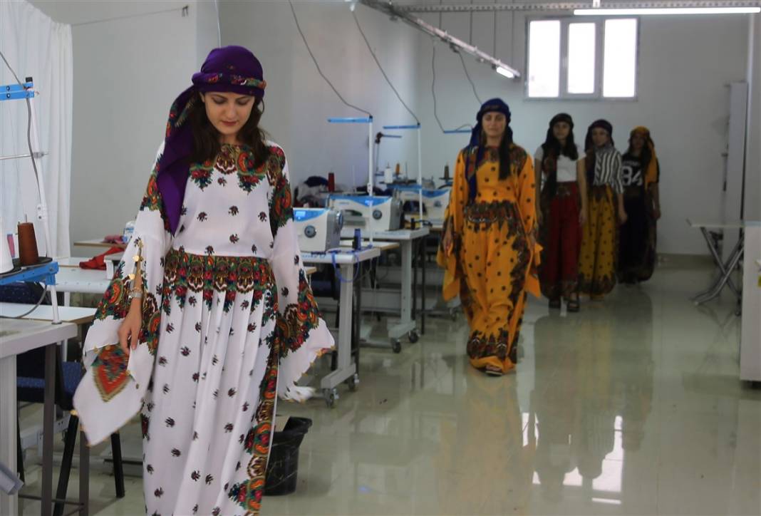 2 yıl önce başladı şimdi 5 ülkeye gönderiyor: Mezopotamya'nın asırlık giysileri dünyaya açıldı 9