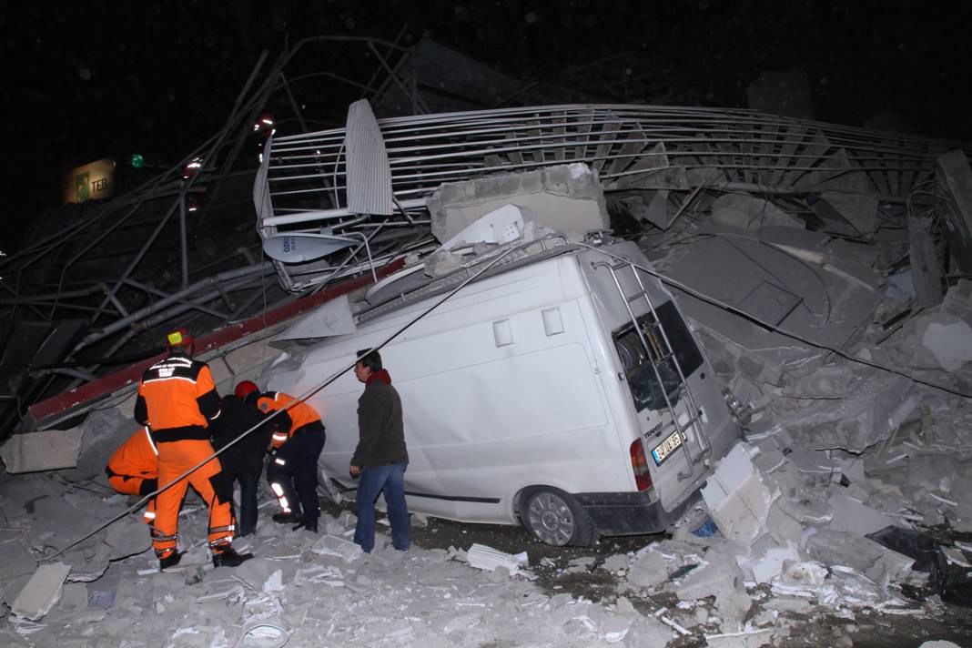 Büyük yıkımın 11'inci yılı... İşte Van depreminden hafızalara kazınan acı dolu kareler 20