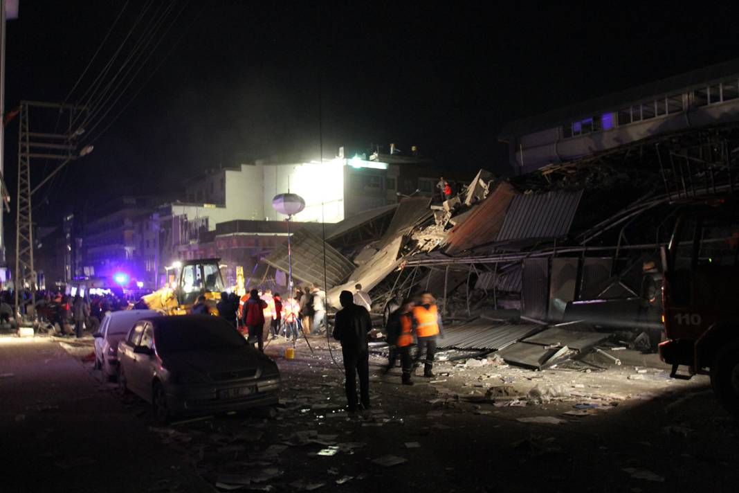 Büyük yıkımın 11'inci yılı... İşte Van depreminden hafızalara kazınan acı dolu kareler 21