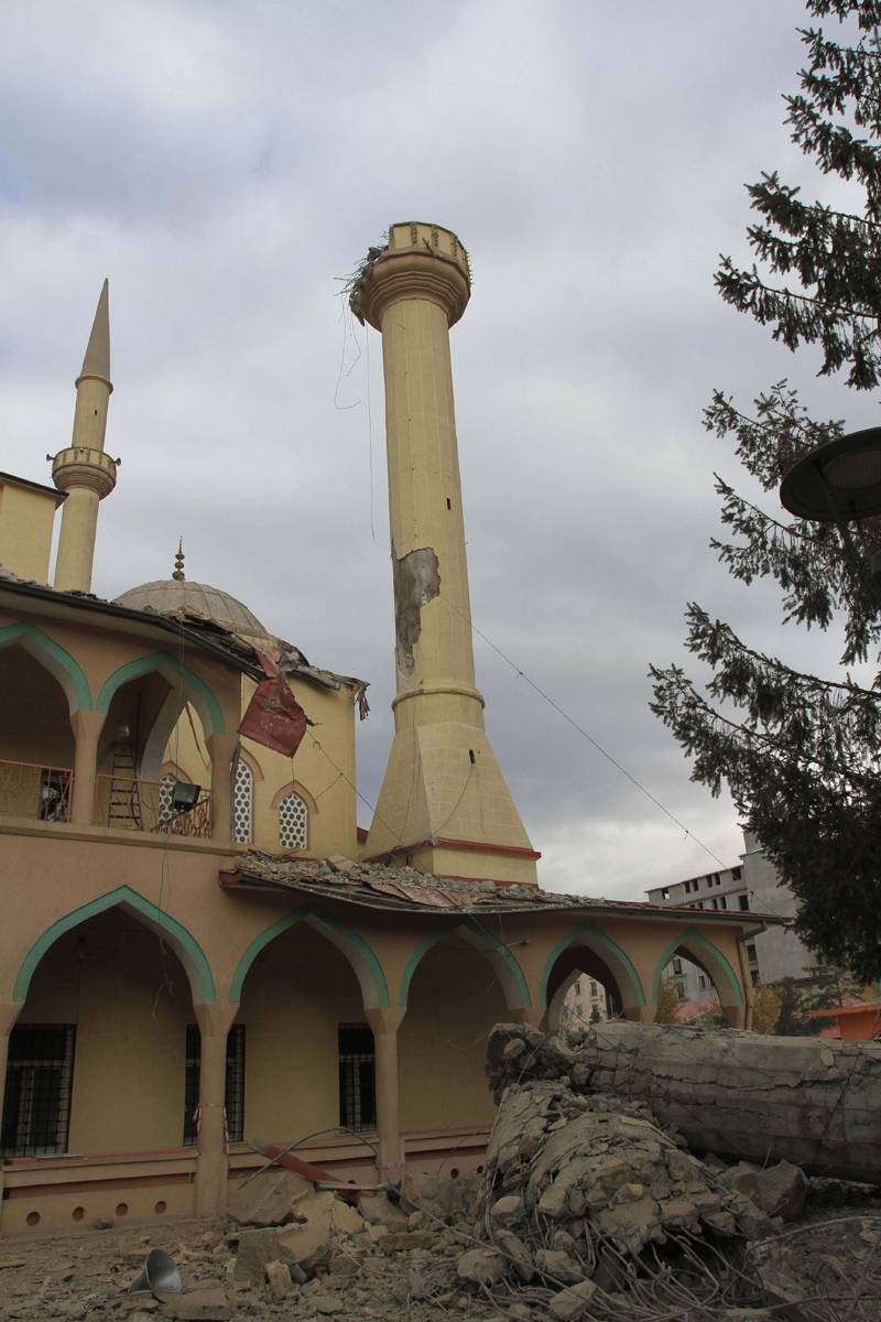Büyük yıkımın 11'inci yılı... İşte Van depreminden hafızalara kazınan acı dolu kareler 14
