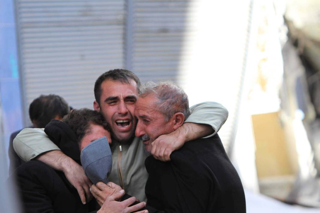 Büyük yıkımın 11'inci yılı... İşte Van depreminden hafızalara kazınan acı dolu kareler 3