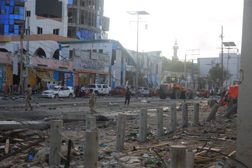 Vahşet bombaları Somali'yi vurdu! Dünyaya 'Doktorlarınızı gönderin' çağrısı 16