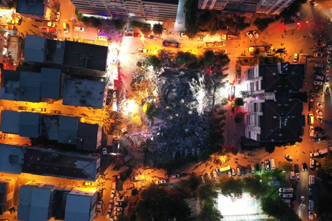 Önce çığlıklar sonra toz bulutu... İzmir'deki 15 saniyelik kabusun üzerinden iki yıl geçti 28