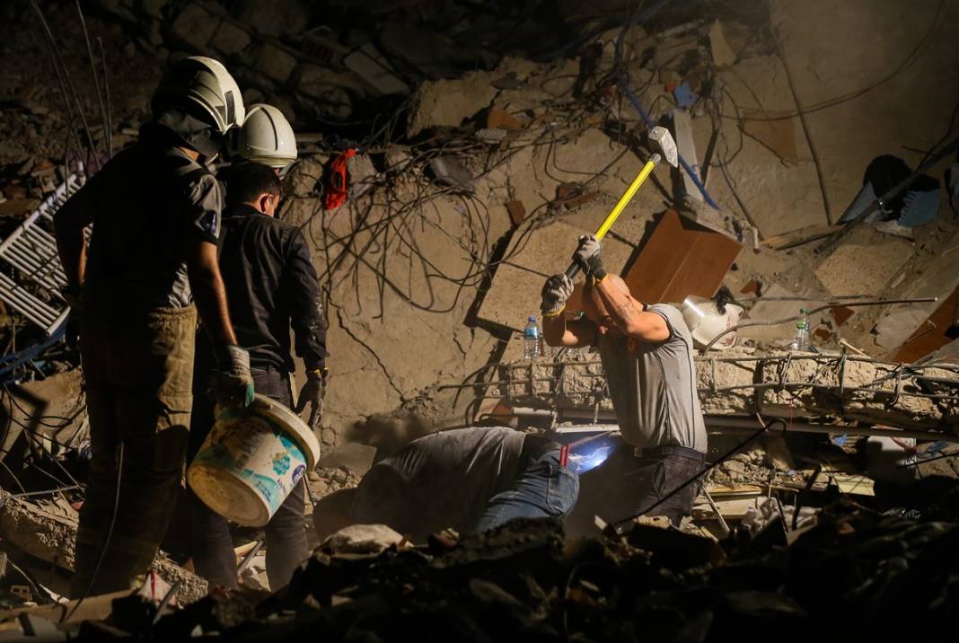 Önce çığlıklar sonra toz bulutu... İzmir'deki 15 saniyelik kabusun üzerinden iki yıl geçti 23