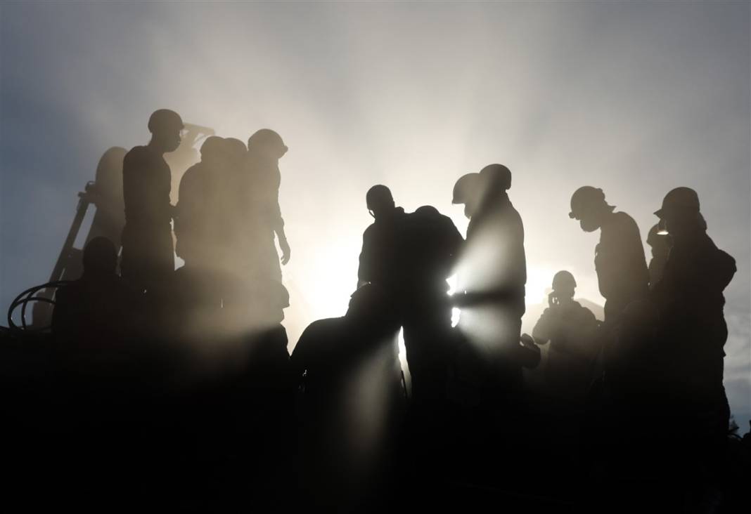 Önce çığlıklar sonra toz bulutu... İzmir'deki 15 saniyelik kabusun üzerinden iki yıl geçti 10