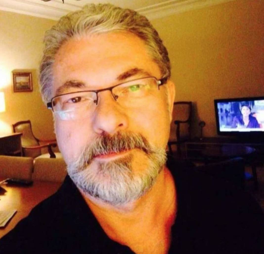 90'lı yıllara damgasını vurmuştu... Ünlü spiker Hamit Özsaraç'ın son halini görenler şok oluyor! Meğer ayrılma nedeni... 6