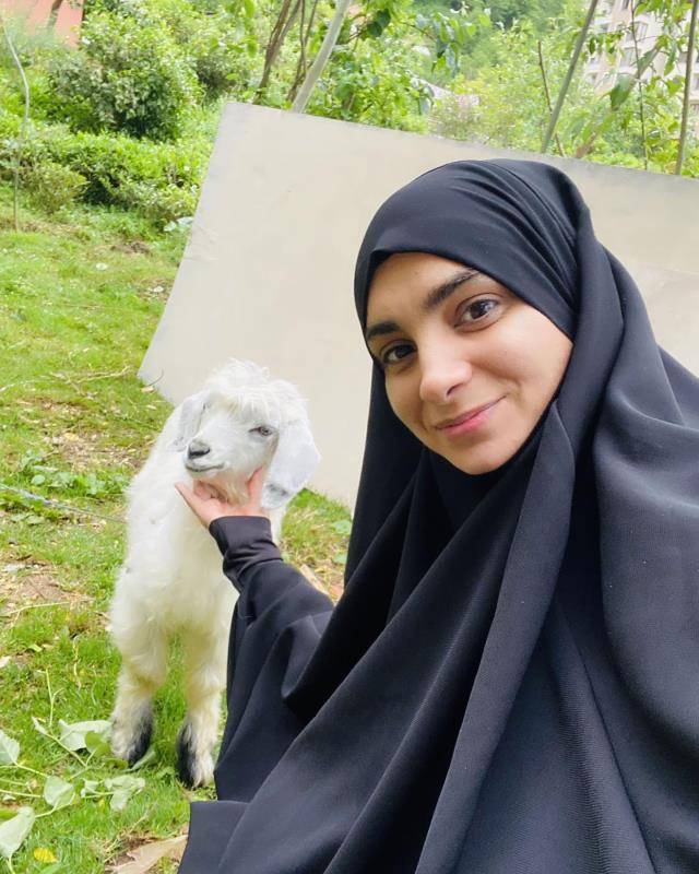 Dekolteli giyinsin diye zorlanmıştı... Popstar Özlem Güneş Osma'yı görenler şok oluyor! Görenler tanıyamıyor 10