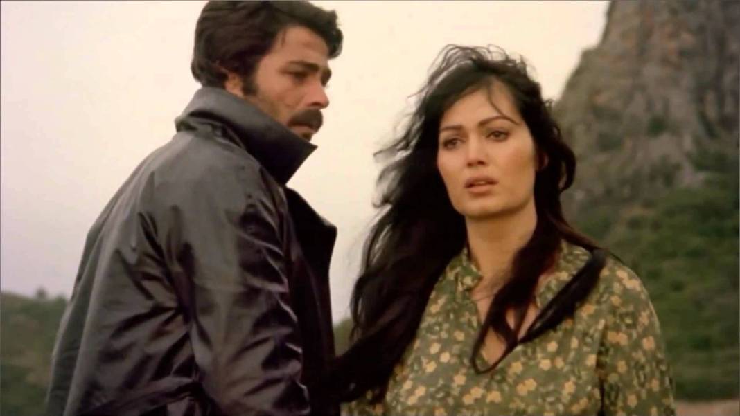 Selvi Boylum Al Yazmalım'ın küçük Samet'ini birde şimdi görün! Öyle biri çıktı ki... Meğer usta oyuncunun kızıymış! 3