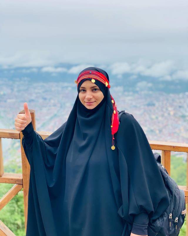 Dekolteli giyinsin diye zorlanmıştı... Popstar Özlem Güneş Osma'yı görenler şok oluyor! Görenler tanıyamıyor 8