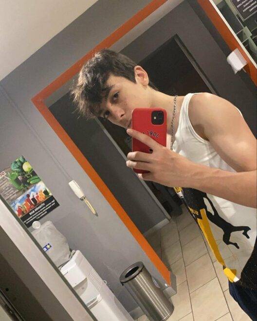 Öyle Bir Geçer Zaman Ki'nin küçük Osman'ıydı... Emir Berke Zincidi'nin son hali ağızları açık bıraktı! Yaşlanmışız... 7