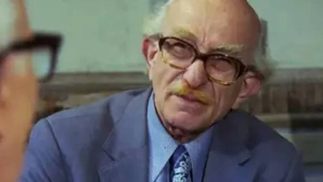 Trajik ölümüyle herkesi yasa boğmuştu... Hababam Sınıfı'nın Akil hocasının kızı bakın kim çıktı! Meğer hep gözümüzün önündeymiş 1