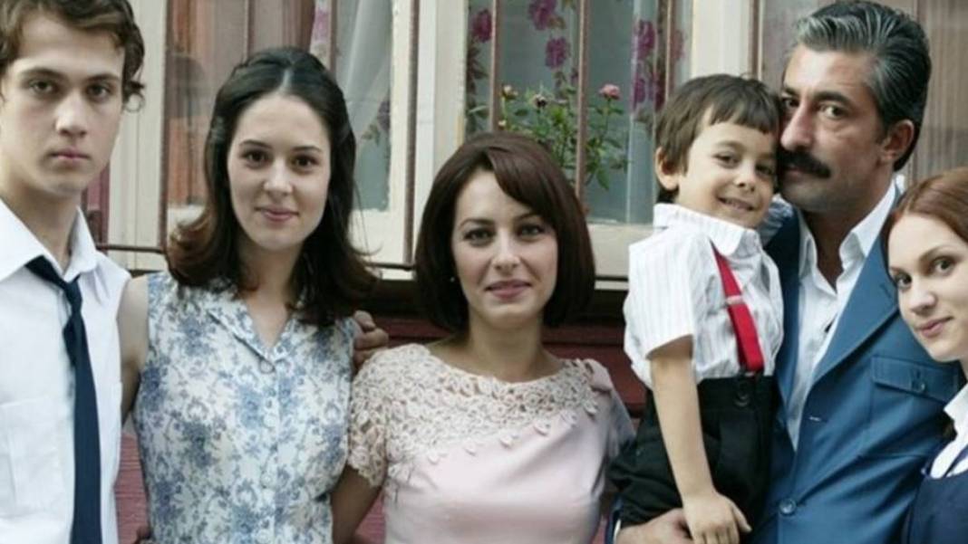 Öyle Bir Geçer Zaman Ki'nin küçük Osman'ıydı... Emir Berke Zincidi'nin son hali ağızları açık bıraktı! Yaşlanmışız... 4