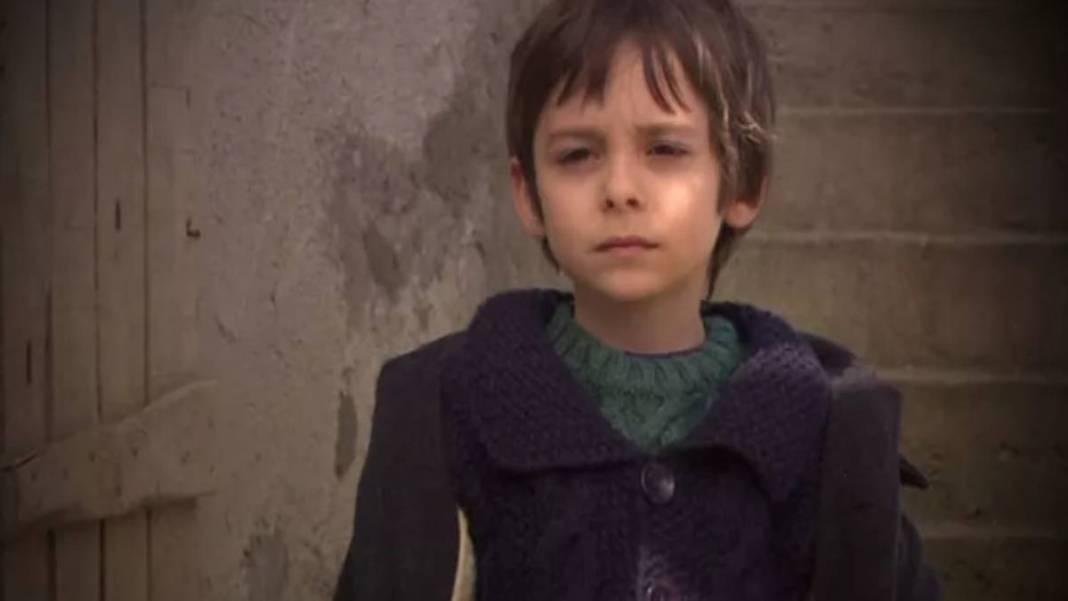 Öyle Bir Geçer Zaman Ki'nin küçük Osman'ıydı... Emir Berke Zincidi'nin son hali ağızları açık bıraktı! Yaşlanmışız... 5