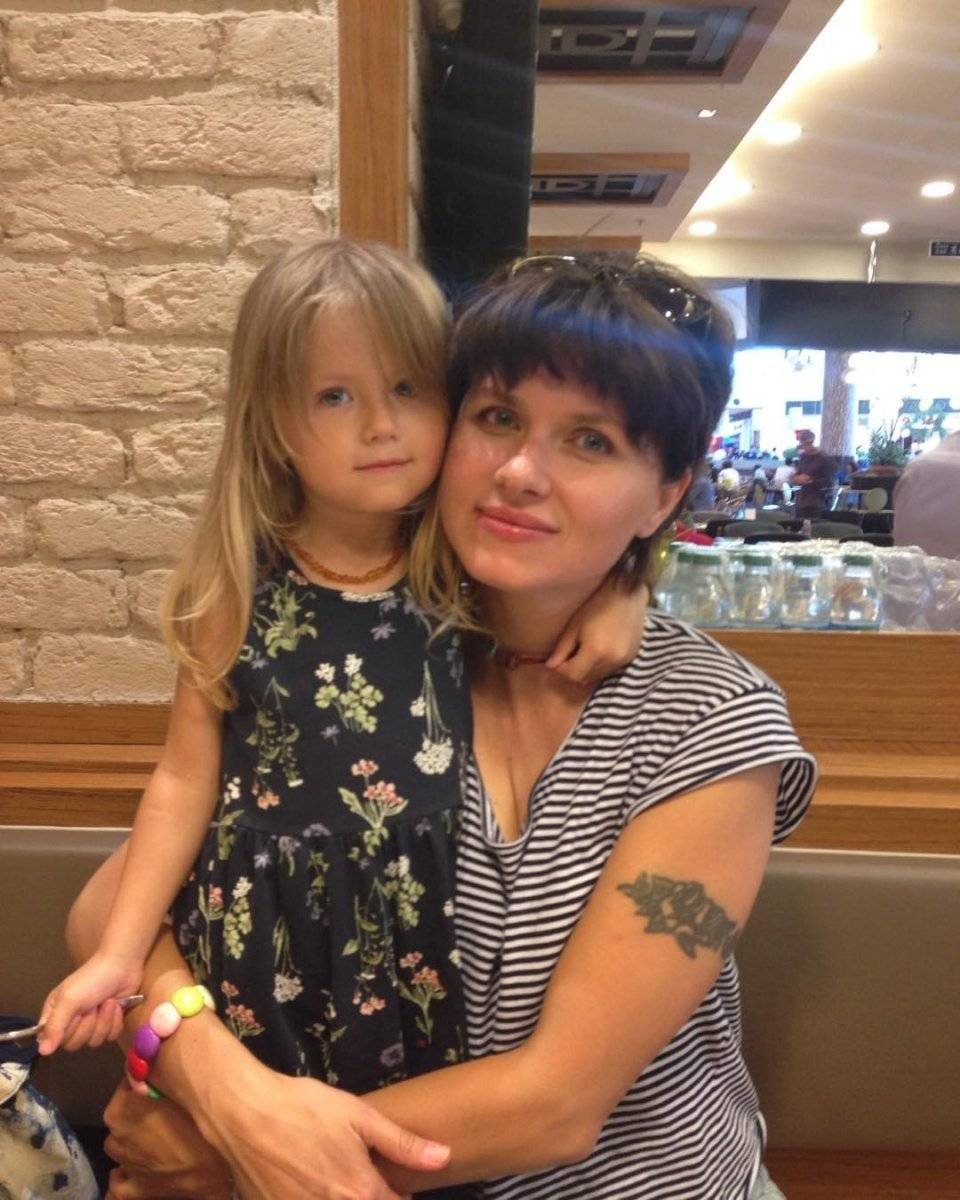 Gönül Dağı'nın Kenan'ı Serkan Kuru'nun kızını görenler şok oluyor! Güzelliyle adeta büyüledi: Gören küçük dilini yutuyor 6