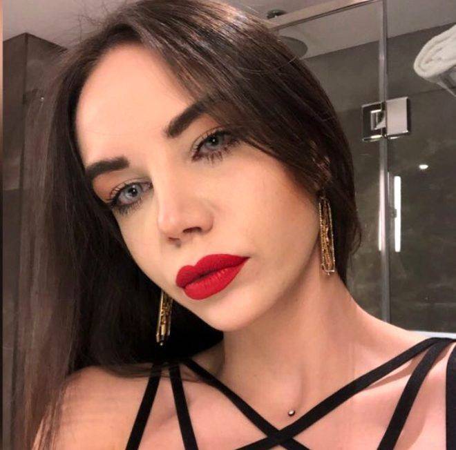 İşte Benim Stilim yarışmasıyla tanınmıştı... Ayşenur Balcı'nın son halini görenler şok oluyor! Yaptırmadığı yeri kalmamış 9