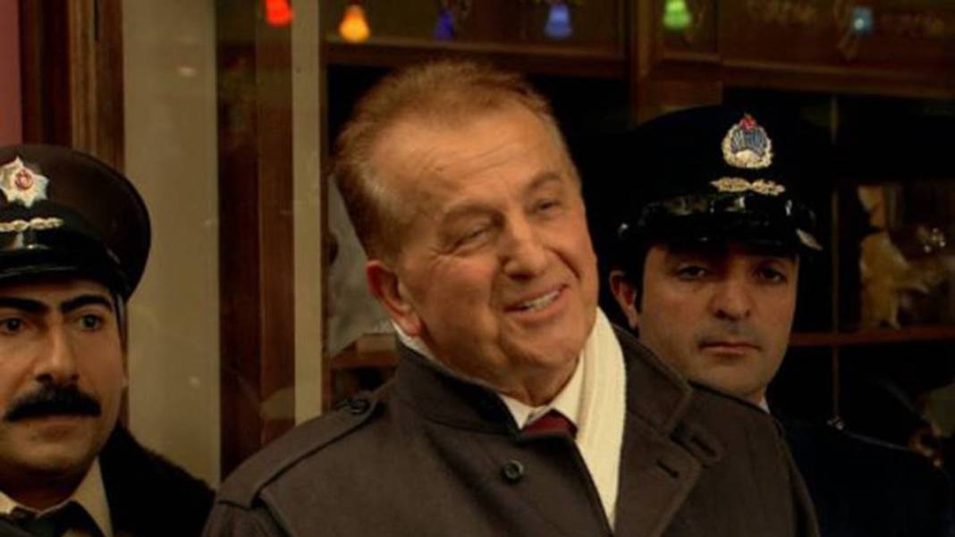 Hababam Sınıfı'nın ünlü müdürüydü... Muharrem Gürses'in oğlunu görenler şok oluyor! Meğer kendisinden de ünlüymüş 5