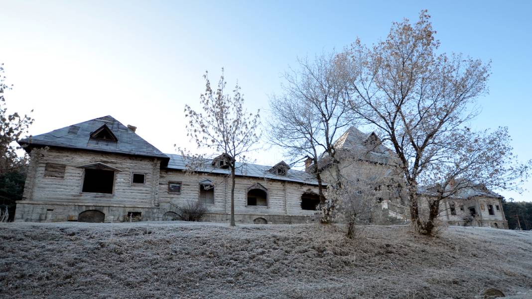 Türkiye'nin 'Sibirya'sı olarak biliniyor: Hava eksi 7'yi gördü, camları buz tuttu 8