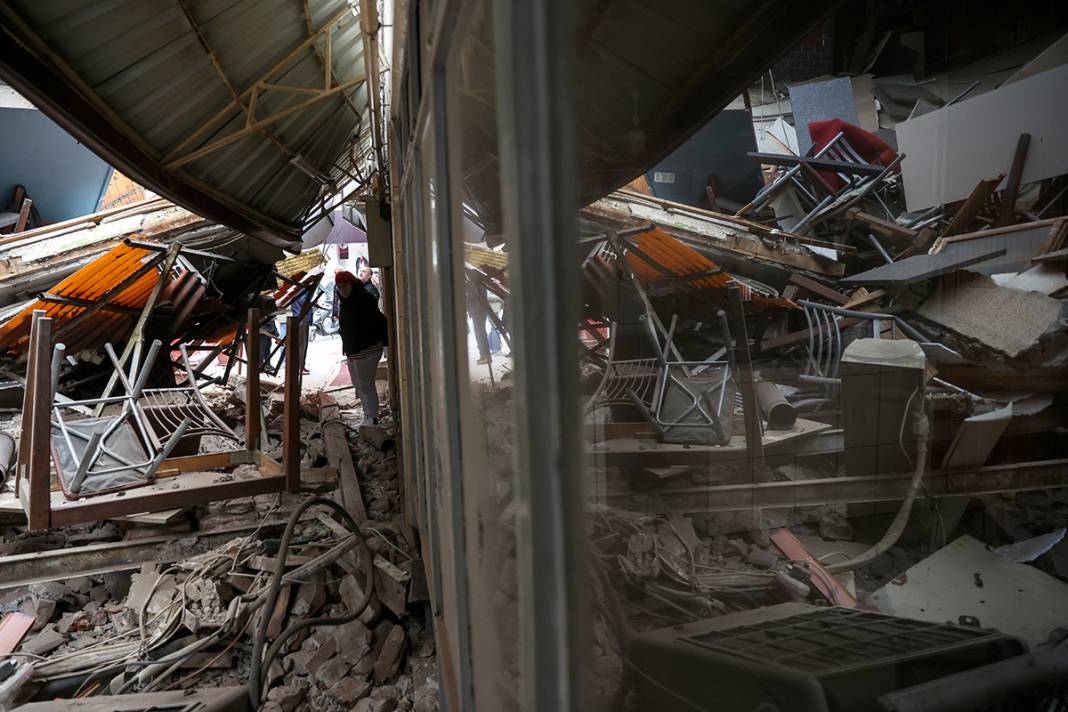 Düzce'deki depremin hasarı gün ağarınca ortaya çıktı 12