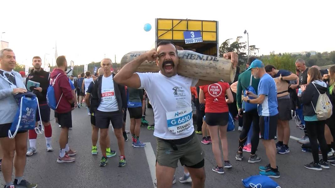 Kütükle gelen de vardı, prenses kostümüyle de... 44. İstanbul Maratonu'nda renkli görüntüler 18