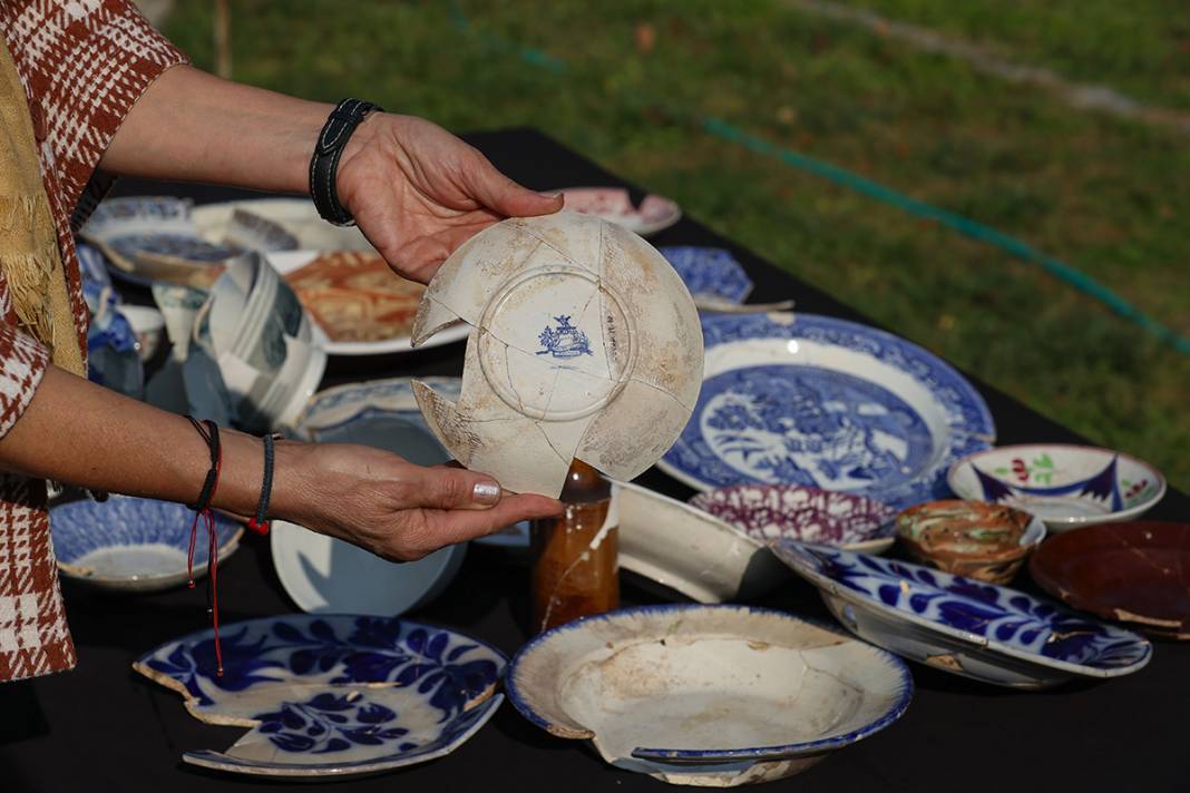 Antik kentin hazineleri... Bu yemek takımı tam 400 yıllık 9