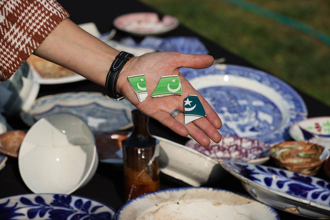 Antik kentin hazineleri... Bu yemek takımı tam 400 yıllık 8