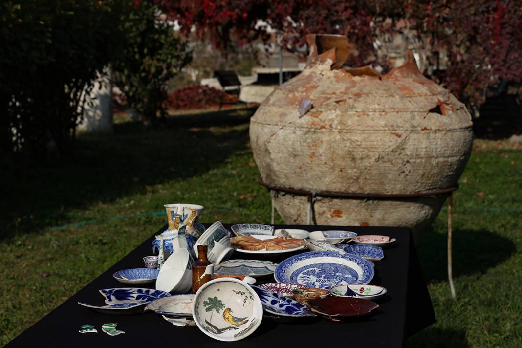 Antik kentin hazineleri... Bu yemek takımı tam 400 yıllık 3