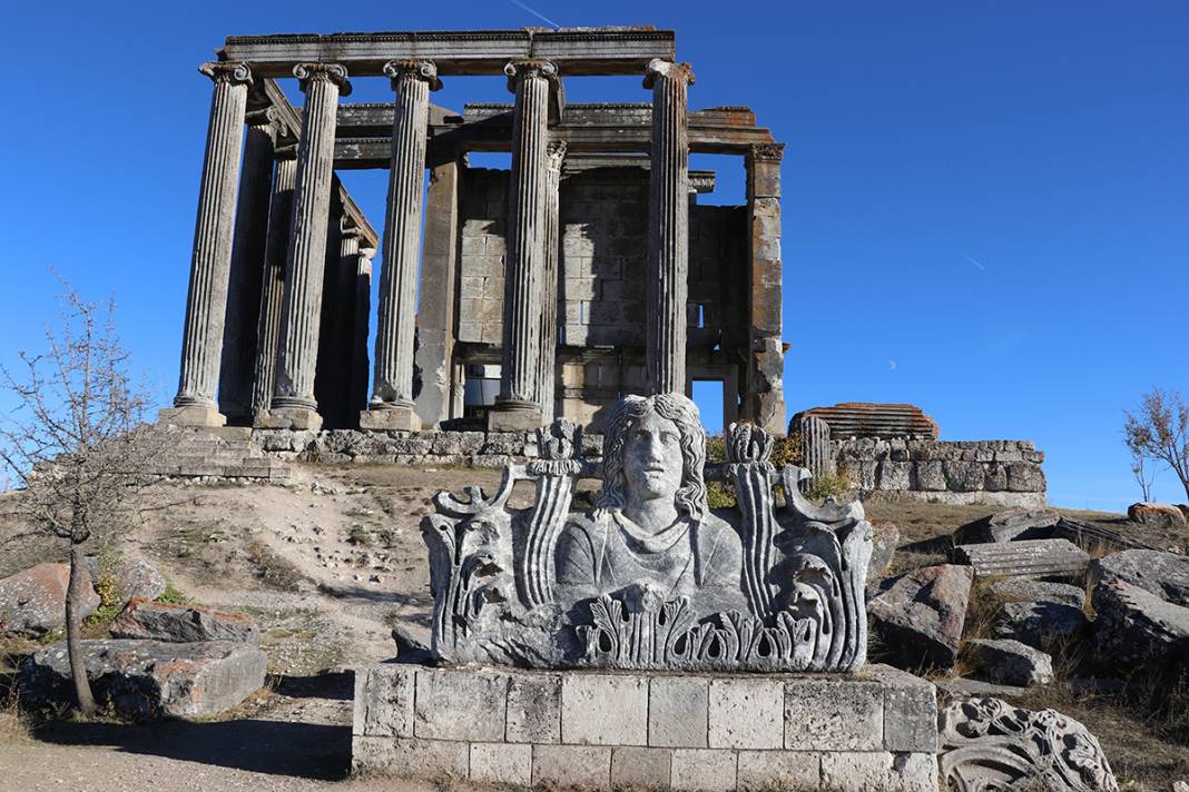 Aizanoi halkı bin 700 yıl önce atmış: Pagan heykelleri Kütahya'da ortaya çıktı 6