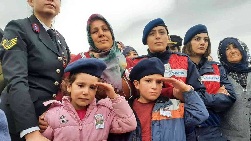 Pençe-Kilit şehitlerine veda! Ağabeye en acı selam 4