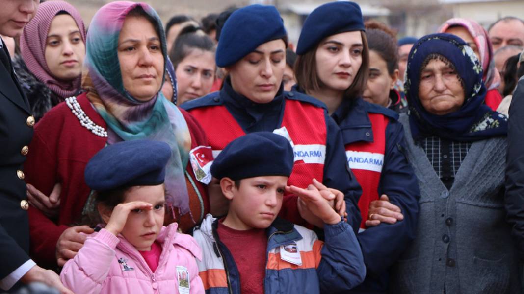 Pençe-Kilit şehitlerine veda! Ağabeye en acı selam 1