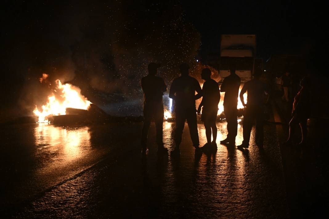 Brezilya'da seçim gerginliği sürüyor: Bolsonaro yanlısı kamyoncular otoyolları kapattı 14