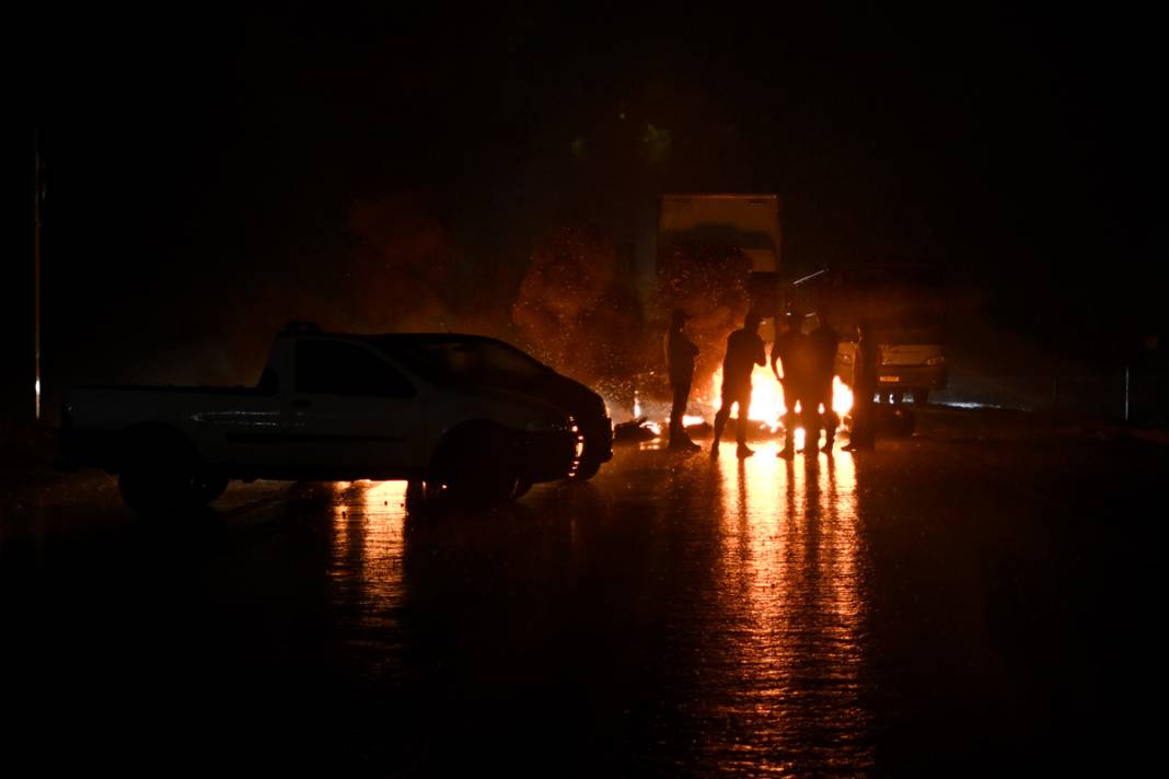 Brezilya'da seçim gerginliği sürüyor: Bolsonaro yanlısı kamyoncular otoyolları kapattı 16