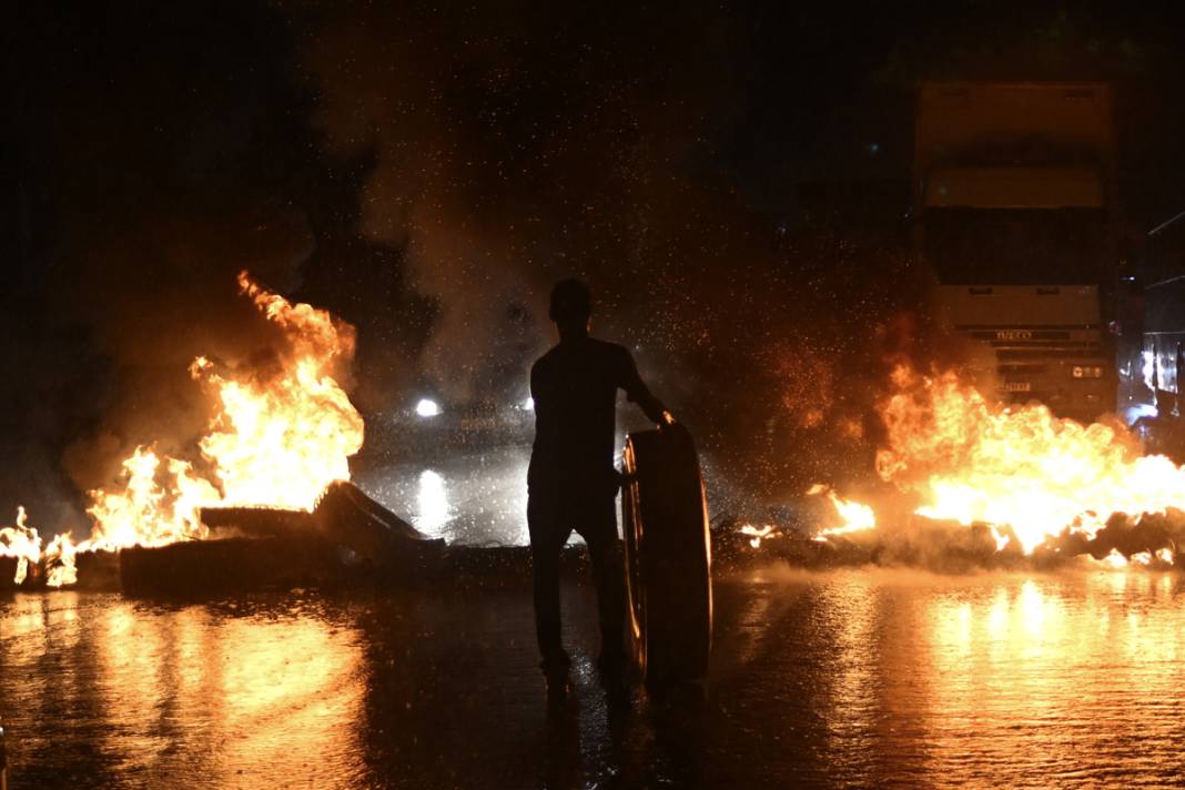 Brezilya'da seçim gerginliği sürüyor: Bolsonaro yanlısı kamyoncular otoyolları kapattı 12