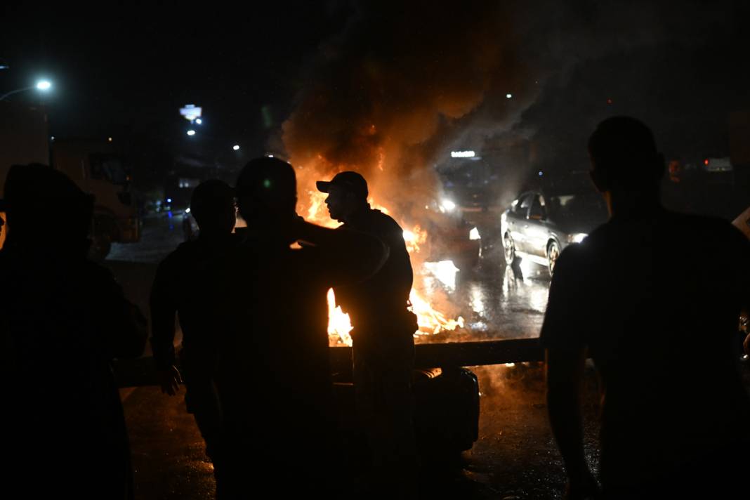 Brezilya'da seçim gerginliği sürüyor: Bolsonaro yanlısı kamyoncular otoyolları kapattı 6