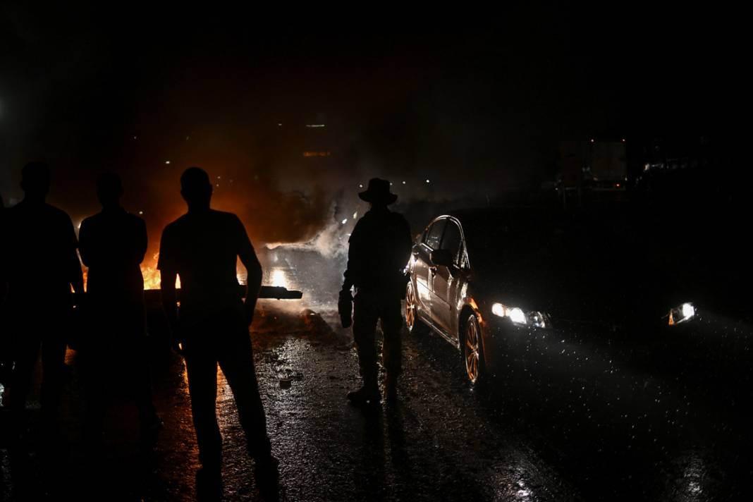 Brezilya'da seçim gerginliği sürüyor: Bolsonaro yanlısı kamyoncular otoyolları kapattı 2