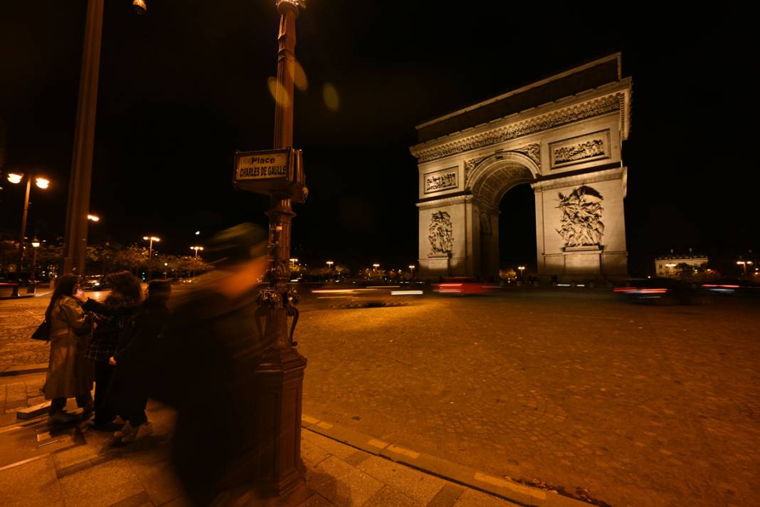 Enerji krizi Paris'i karanlığa gömdü 11