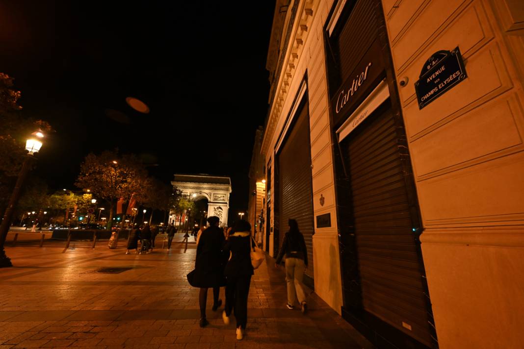 Enerji krizi Paris'i karanlığa gömdü 3