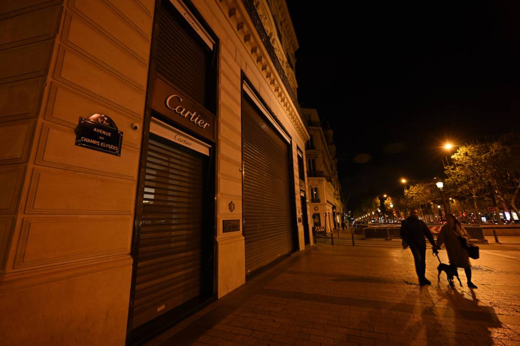 Enerji krizi Paris'i karanlığa gömdü 2