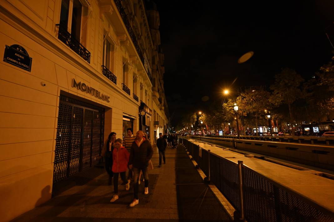 Enerji krizi Paris'i karanlığa gömdü 1