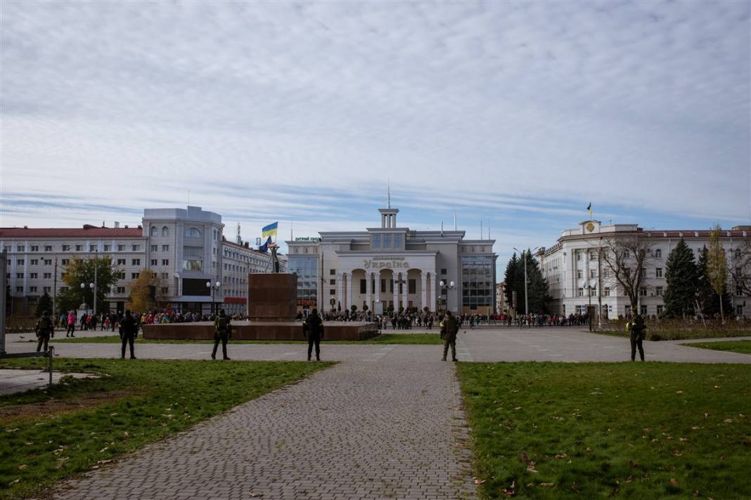 Zelenskiy'den zafer tebessümü: Herson'da kutlamalar devam ediyor 46