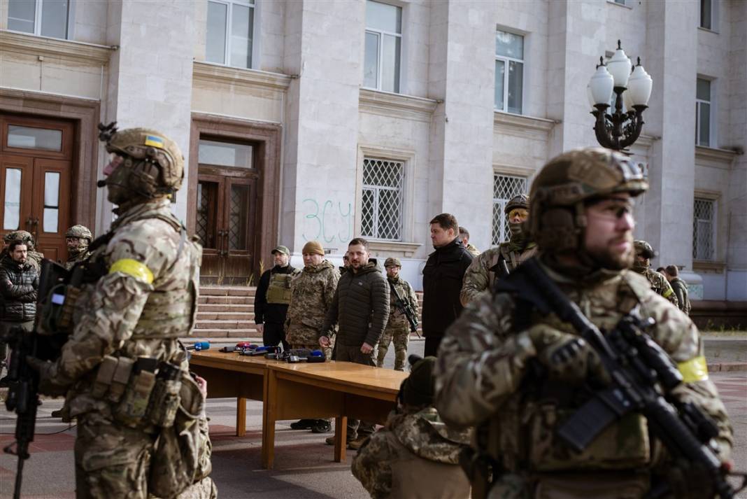 Zelenskiy'den zafer tebessümü: Herson'da kutlamalar devam ediyor 45