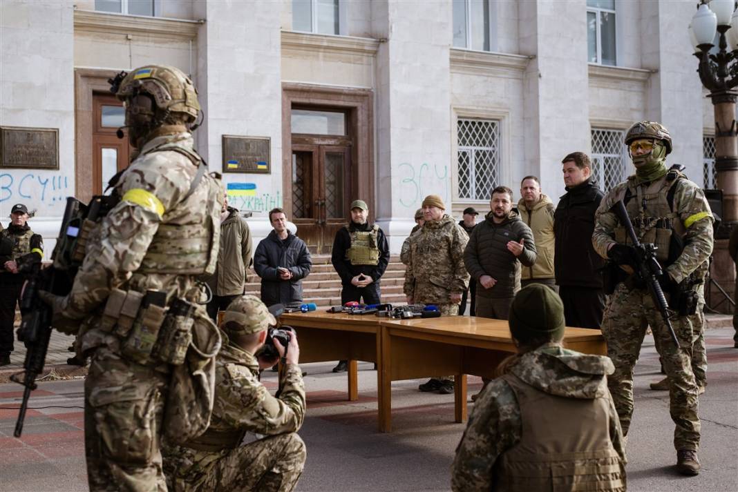 Zelenskiy'den zafer tebessümü: Herson'da kutlamalar devam ediyor 37