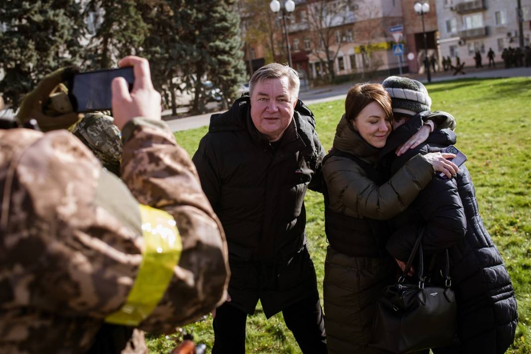 Zelenskiy'den zafer tebessümü: Herson'da kutlamalar devam ediyor 28
