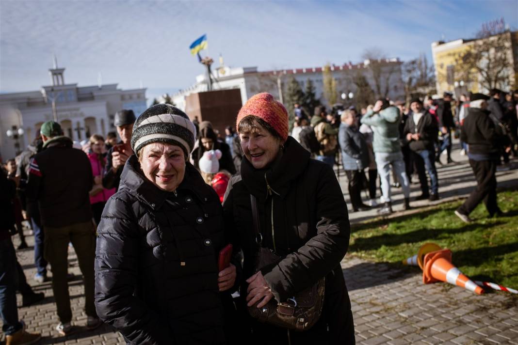 Zelenskiy'den zafer tebessümü: Herson'da kutlamalar devam ediyor 27